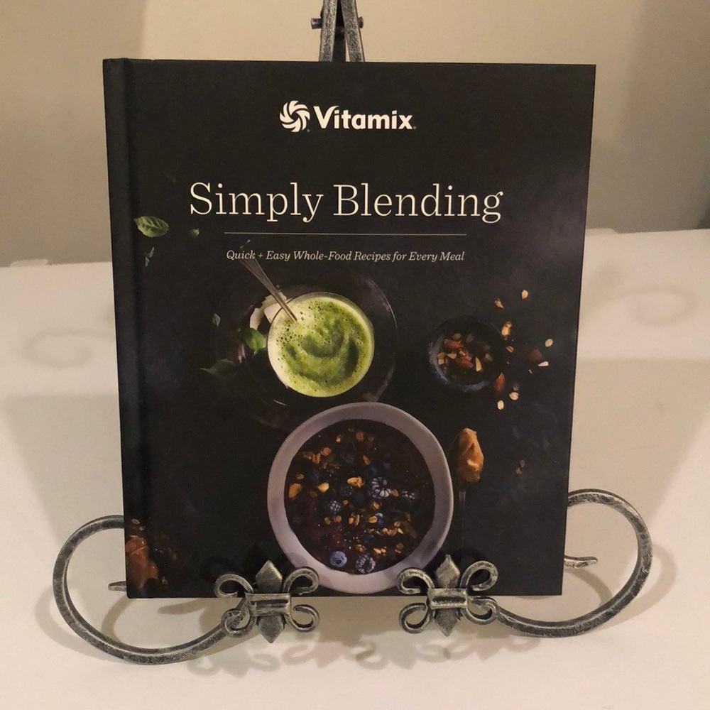 Vitamix Simply Blending Book